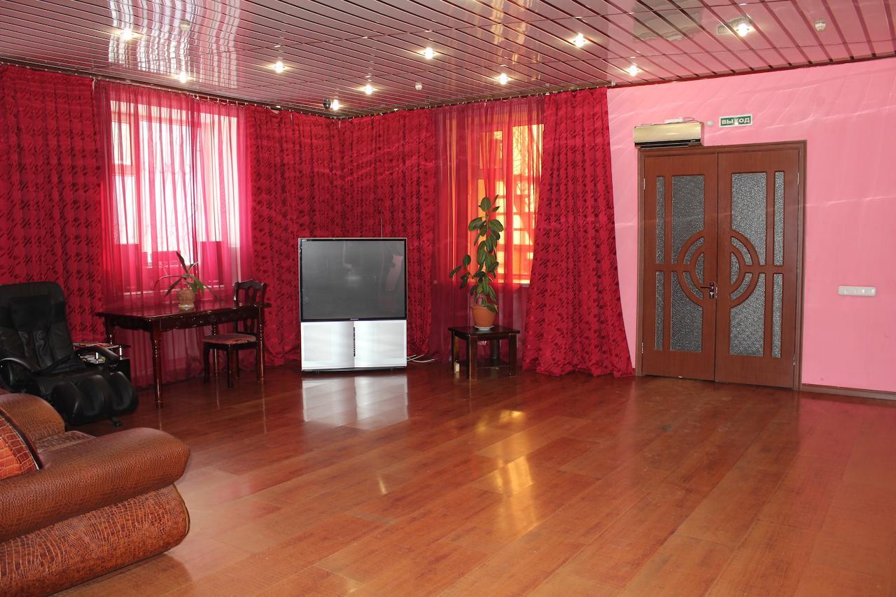 Pekin Hotel Temirtau Екстер'єр фото