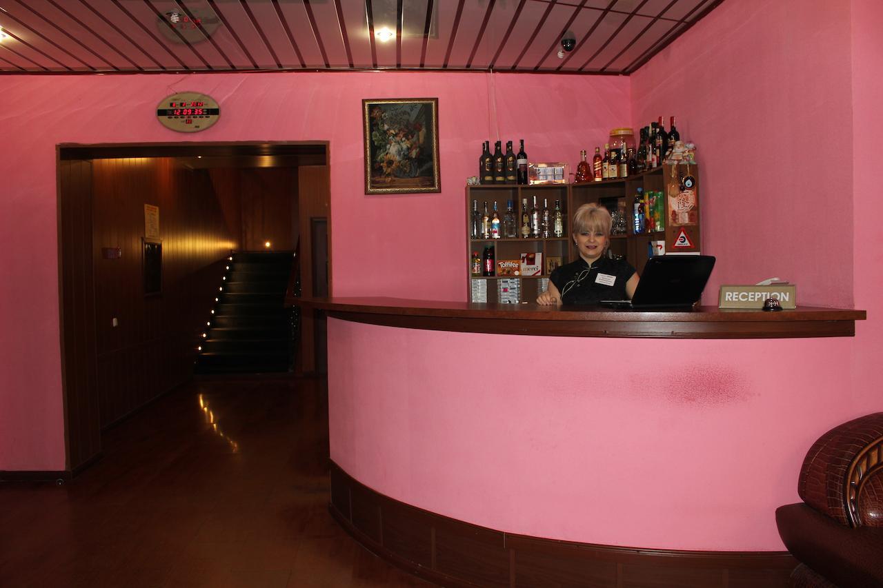 Pekin Hotel Temirtau Екстер'єр фото