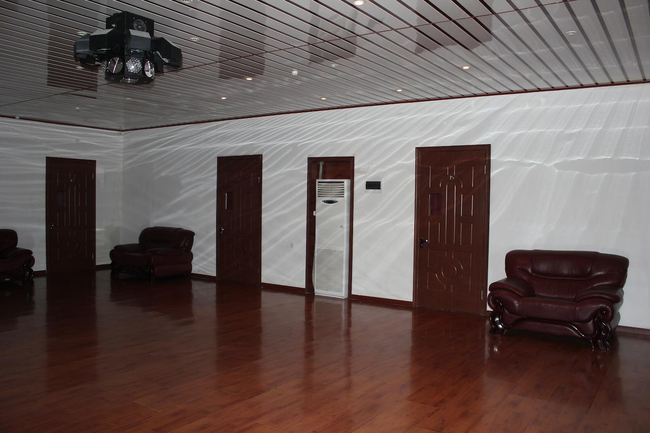 Pekin Hotel Temirtau Екстер'єр фото