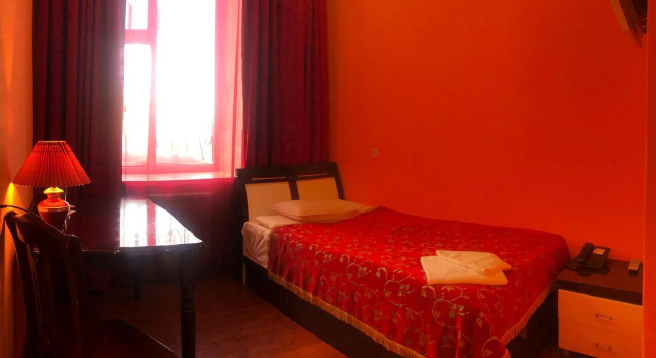 Pekin Hotel Temirtau Екстер'єр фото